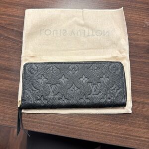Louis Vuitton Zippy Wallet - black 
Monogram Empreinte Leather